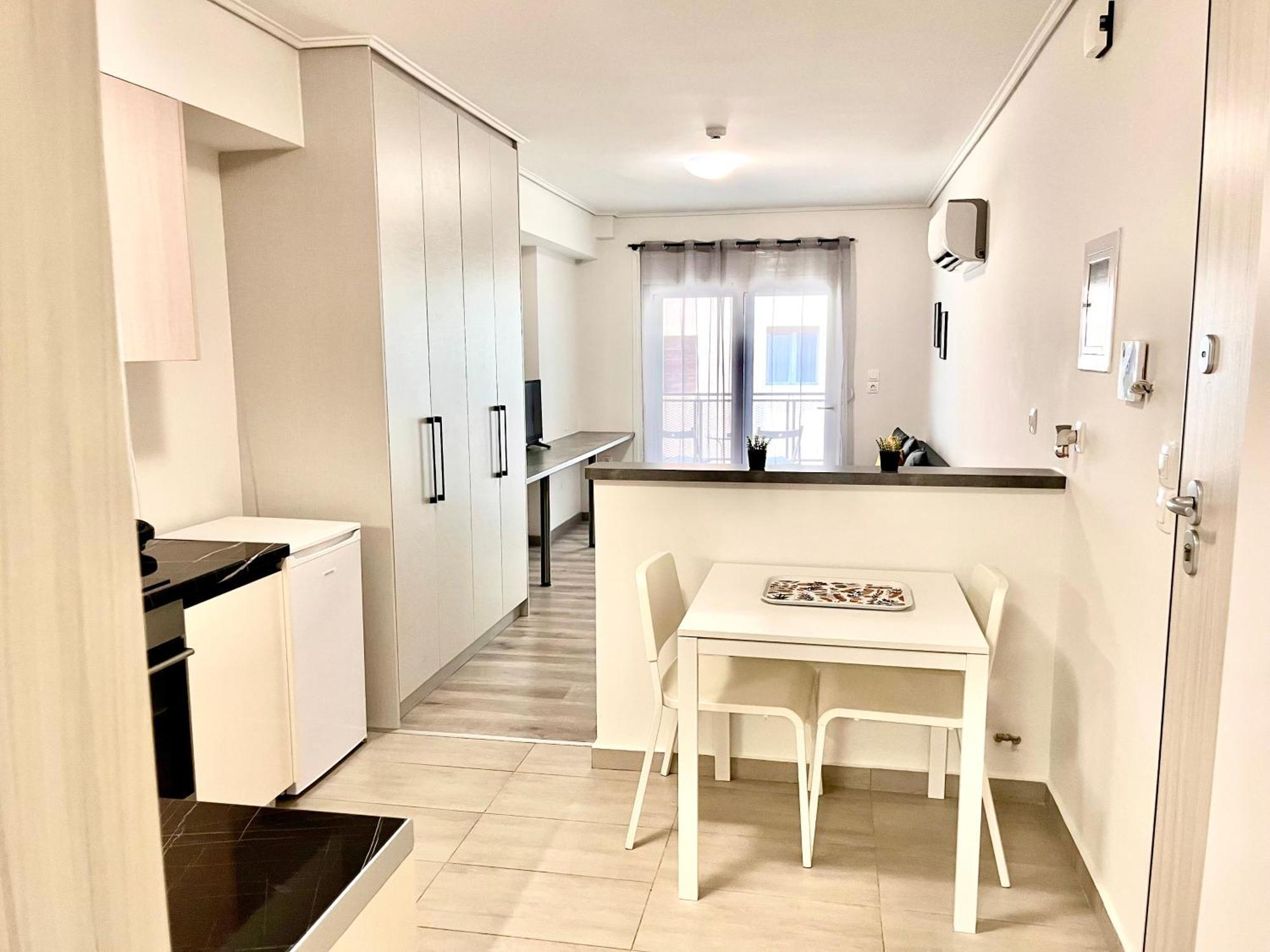 Elvita Apartments 4 Атина Екстериор снимка