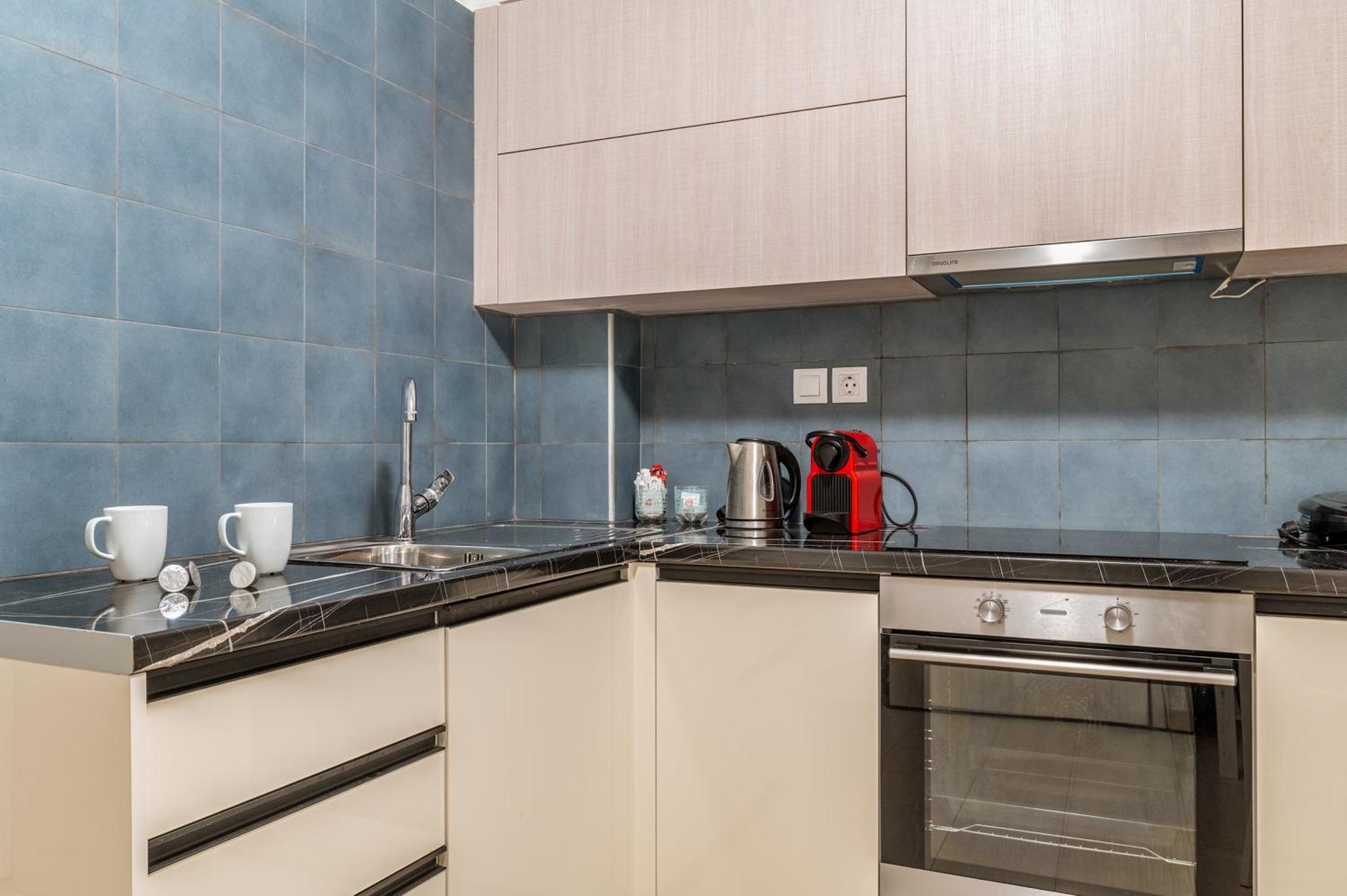 Elvita Apartments 4 Атина Екстериор снимка